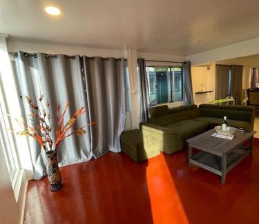 Suva Apartamento | Suva Bright & Spacious 3BR & Pool