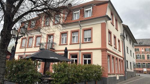 Leimen Hotel | Suvi 1994