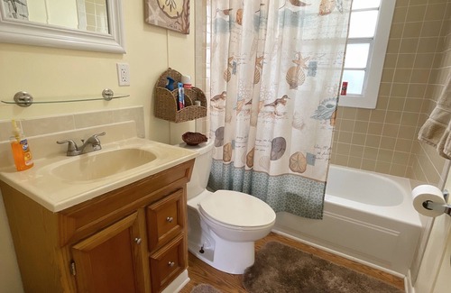 Chiefland Casa | Suwannee at the Gulf, Free Trailer parking, Screen Patio, King and Queen bed +