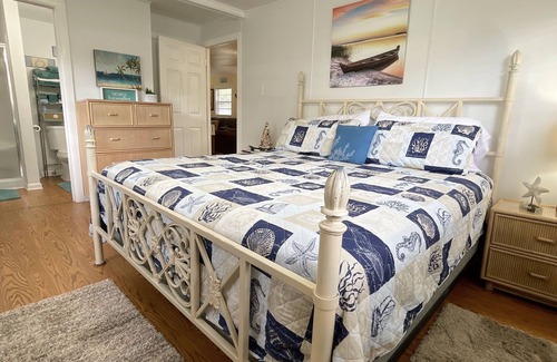 Chiefland Casa | Suwannee at the Gulf, Free Trailer parking, Screen Patio, King and Queen bed +