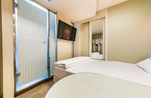 Ui-dong Hotel | Suyu Moon