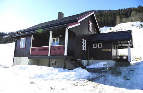 Al Casa | Svarteberg Drengestugu - cabin by Ål skisenter