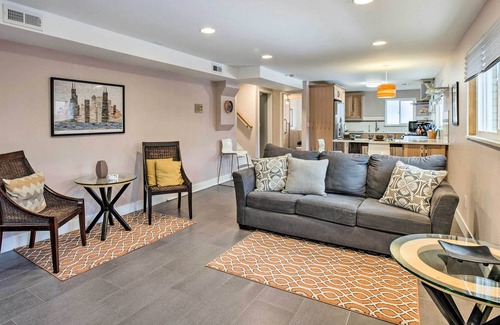 Bear Valley Apartamento | SW Denver Apt w/ Chef's Kitchen, 45 Min to Skiing!