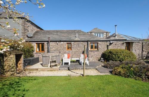 Trelil Casa | Swallow Barn