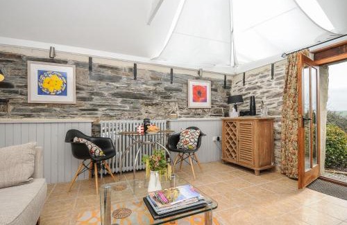 Trelil Casa | Swallow Barn