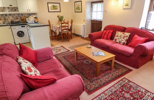St. Martin Cabaña | SWALLOW COTTAGE, pet friendly, with open fire in Mawgan-In-Meneage