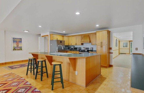 Huntsville Casa | Swallowdale Summary: