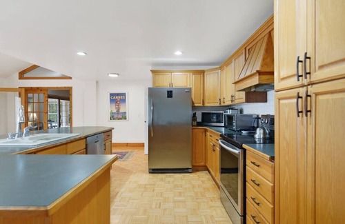 Huntsville Casa | Swallowdale Summary: