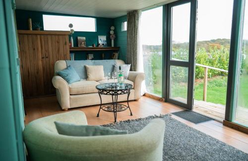 North Perrott Otro | Swallowfield Glamping- Lake View