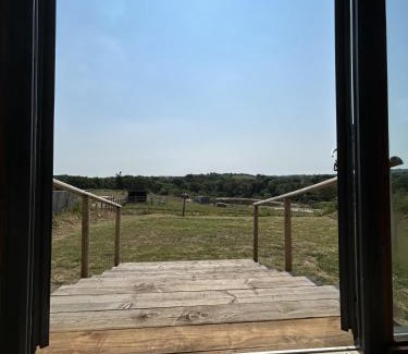 North Perrott Otro | Swallowfield Glamping- Lake View