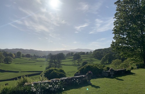 Near Sawrey Apartamento | Swallows Loft. A Lakeland retreat, fabulous views & fell walks from the door, EV