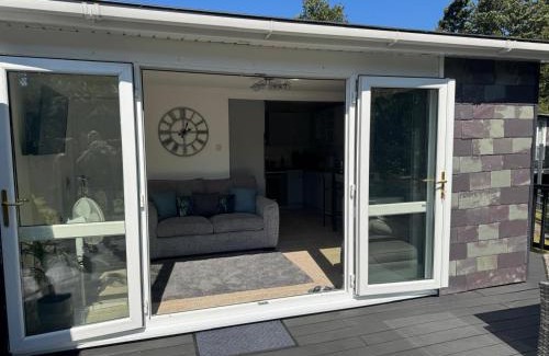 Bont Newydd Apartamento | Swan lake lodge