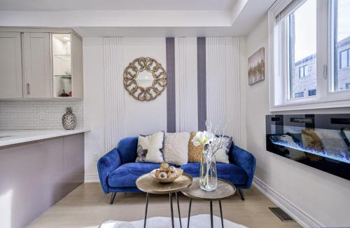 Gormley Casa | Swan-Lake Luxury Home,Deluxe King size bed WiFi TV