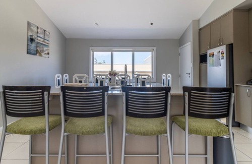 Mondayong Apartamento | Swan Lake View House