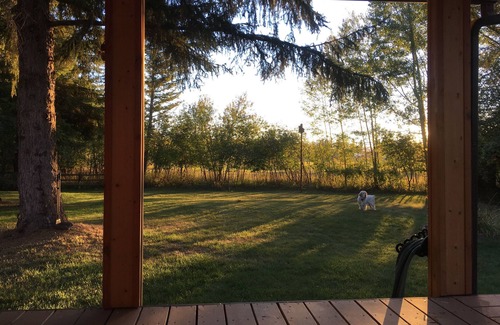 Evergreen Apartamento | Swan Mntn View--Entire, Private Basement Suite, Close to GNP, Whitefish & Lake.