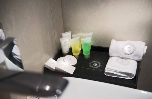 Ascot Hotel | Swan River Hotel