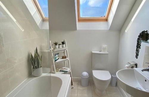 Swanage Apartamento | Swanage Holiday Penthouse Apartment, Moments from Beach and Town, On Site Parking, Fast WIFI, Sleeps up to 6, Rated Exceptional