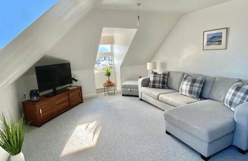 Swanage Apartamento | Swanage Holiday Penthouse Apartment, Moments from Beach and Town, On Site Parking, Fast WIFI, Sleeps up to 6, Rated Exceptional