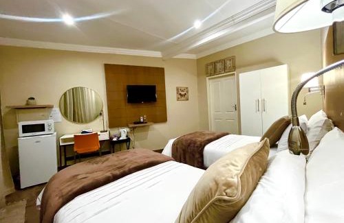 Rustenburg Casa | Swane’s guesthouse