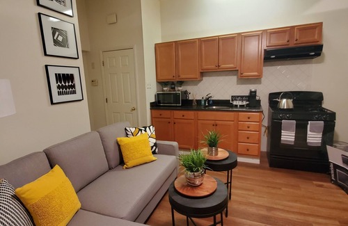 Fairmount Casa | Swanky 2 Story 1 bedroom near Center City