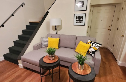 Fairmount Casa | Swanky 2 Story 1 bedroom near Center City