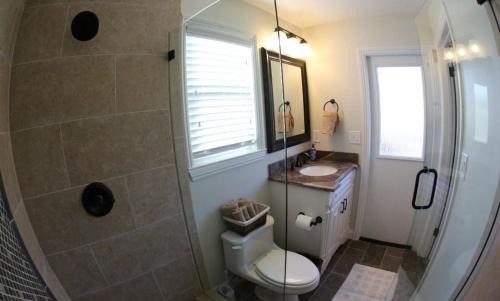 Hermosa Village Casa | Swanky 5 bedroom 45 bath home (3 Master Suites)