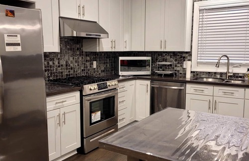 Ridgefield Casa | Swanky duplex, 4 bedrooms with parking
