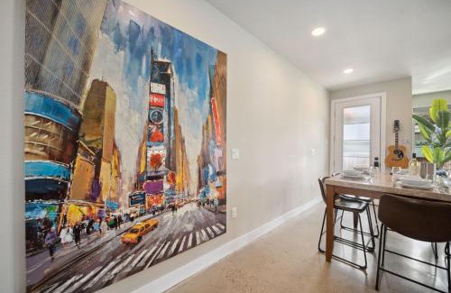Old Town North Casa | Swanky Townhome near Old Town, Breweries & River!