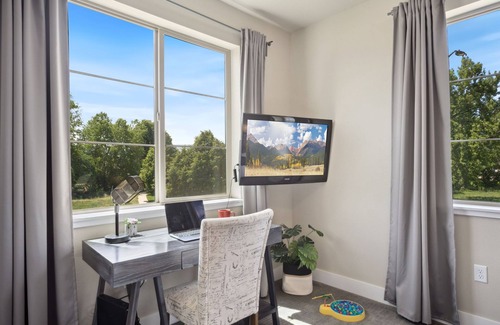 Old Town North Casa | Swanky Townhome Near Old Town, Breweries and River