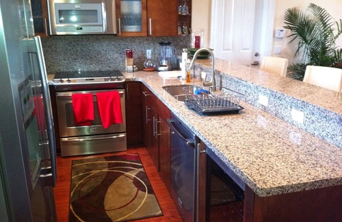 Lake Worth Casa | Swans Nest West - Moderno y privado, piscina climatizada, 3 habitaciones