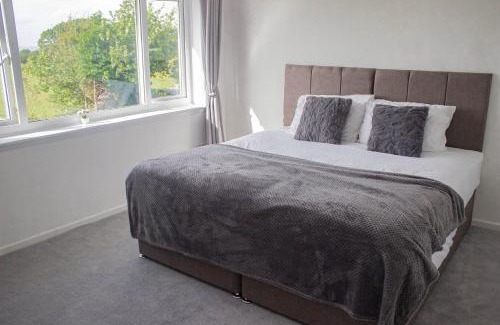 Penllergaer Casa | Swansea 3 Bedroom Home with Parking & Garden