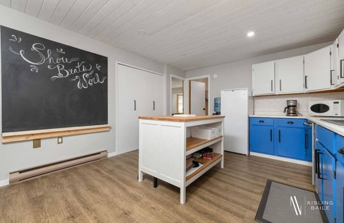 East Kootenay Apartamento | Serene Swan | Indoor Fireplace | 5 Min to Beach