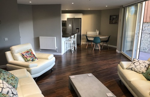 Blackburn Apartamento | Swanston Cinema Apartment