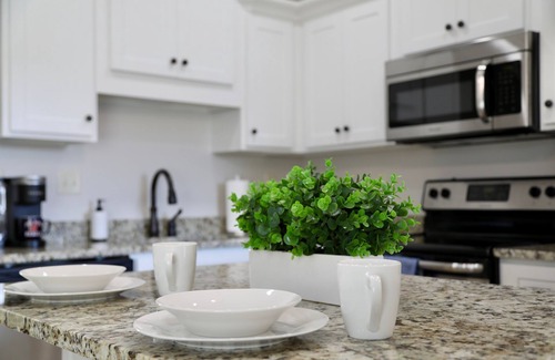 Oxford Condominio | "Swayze Stays" - Charming Oxford Condo!