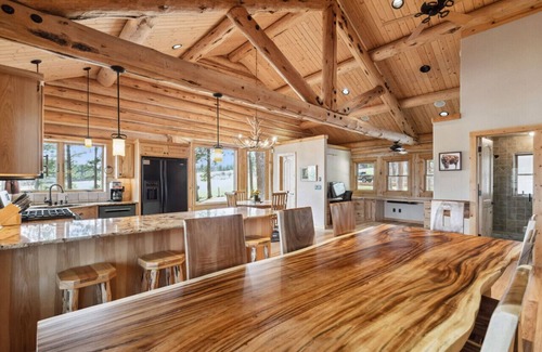 Victor Cabina | Sweathouse Creek Lodge