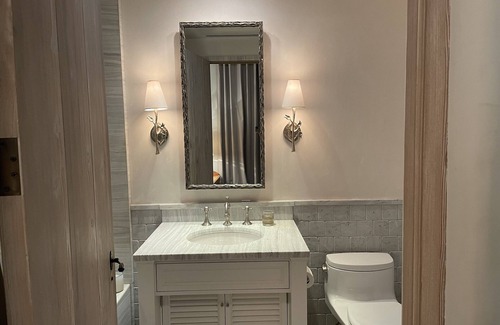 Kennebunkport Casa | Swedish Suite at Asante Sana