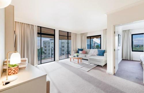Darwin City Centre Apartamento | Sweeping Harbourfront Views atop Tropical Resort