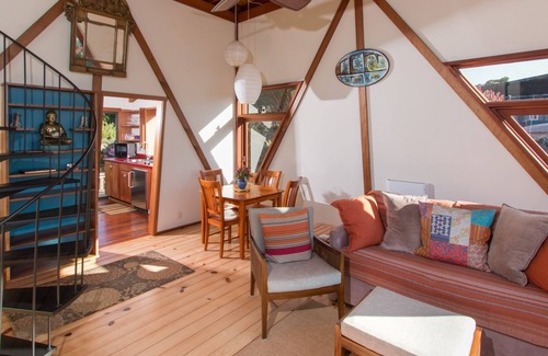 Mendocino Apartamento | Vistas panorámicas del océano enclavadas en un exquisito jardín privado.