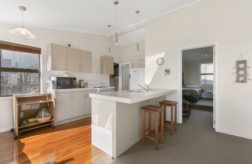 Waihi Beach Cabaña | Vistas panorámicas al mar - Waihi Holiday Home