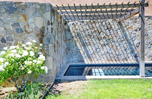 St. Helena Villa | Sweeping views of vineyards and mountains in Napa Valley