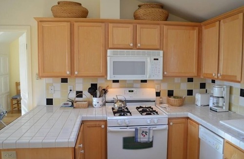 Westside Santa Cruz Casa | West Cliff Hideaway ~ 1 BDRM, cerca del océano, lavandería, cocina, barbacoa, todas las comodidades.