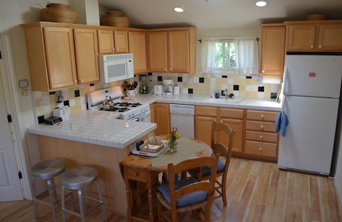 Westside Santa Cruz Casa | West Cliff Hideaway ~ 1 BDRM, cerca del océano, lavandería, cocina, barbacoa, todas las comodidades.