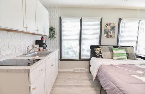 Bowling Green Casa | Sweet 1BR 1BA 5 min to lake 20 min to downtown CLT