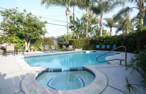 Hermosa Village Casa | Sweet 5 Bedroom, 4 Bath Pool Home 1/2 Mile Walk To Disney
