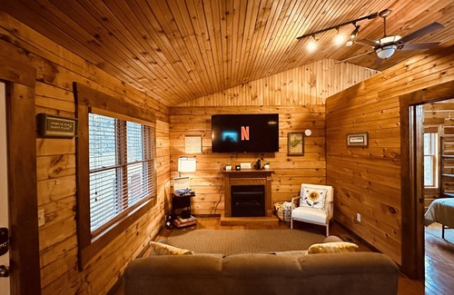 Canvas Cabina | Sweet As Honey Log Cabin