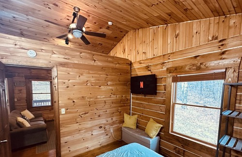 Canvas Cabina | Sweet As Honey Log Cabin