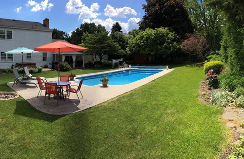 Palmyra Casa | ¡Oasis de patio dulce!