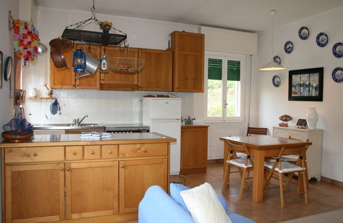 Celle Ligure Apartamento | SWEET BLUE, un pequeño paraíso azul marino en un oasis verde.