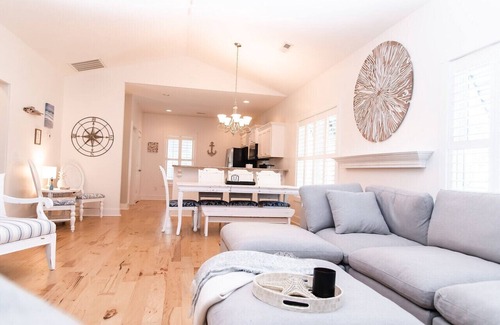 Murrells Inlet Cabaña | Sweet Caroline’s Inlet Cottage;Walk to Marshwalk! Porch,Grill,Cornhole,Foosball