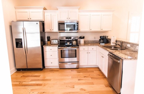 Murrells Inlet Cabaña | Sweet Caroline’s Inlet Cottage;Walk to Marshwalk! Porch,Grill,Cornhole,Foosball